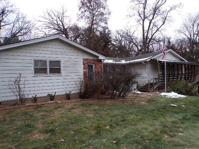 18095 242nd Avenue, Bettendorf, IA 52722