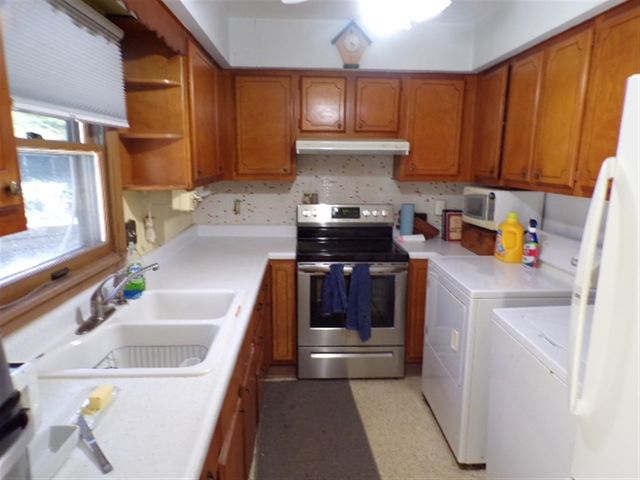 18095 242nd Avenue, Bettendorf, IA 52722