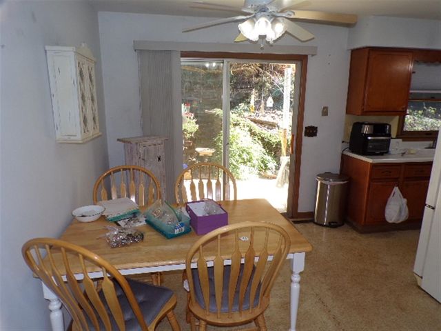 18095 242nd Avenue, Bettendorf, IA 52722