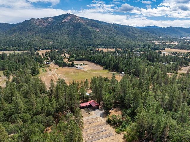 520 Tetherow Road, Williams, OR 97544