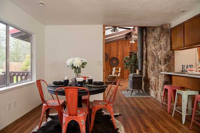 520 Tetherow Road, Williams, OR 97544