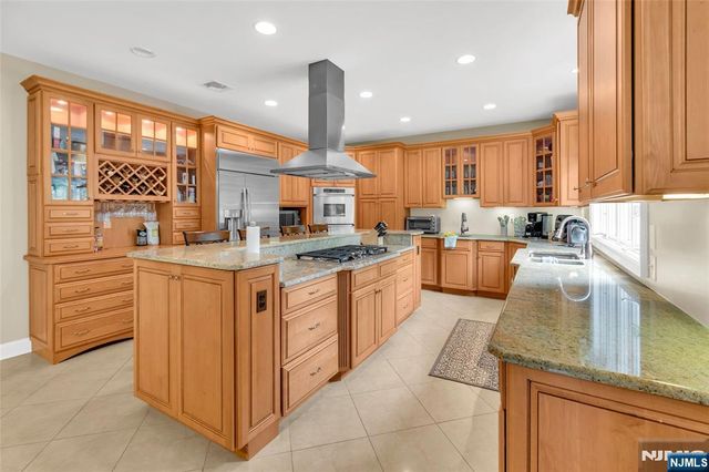 5 Carpenter Place, Sparta, NJ 07871