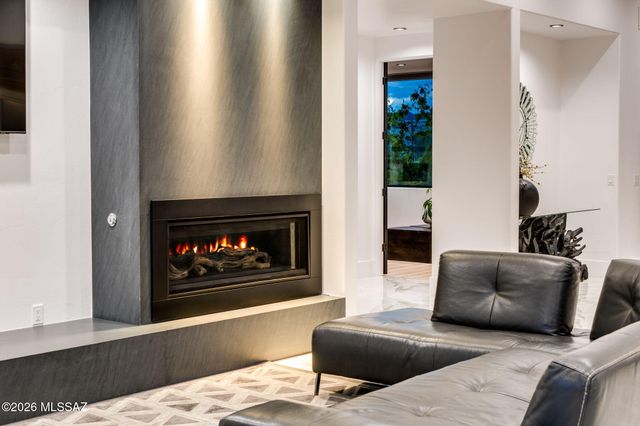 14298 N Quiet Rain Drive, Oro Valley, AZ 85755