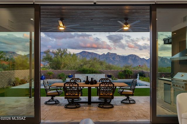 14298 N Quiet Rain Drive, Oro Valley, AZ 85755