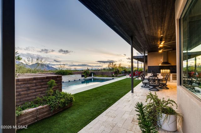 14298 N Quiet Rain Drive, Oro Valley, AZ 85755