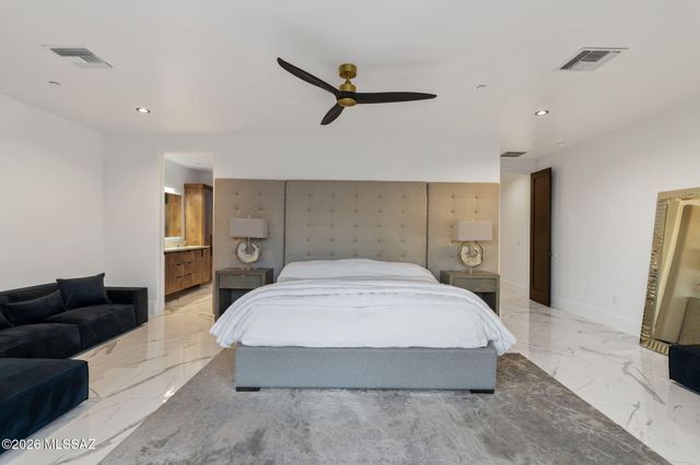 14298 N Quiet Rain Drive, Oro Valley, AZ 85755