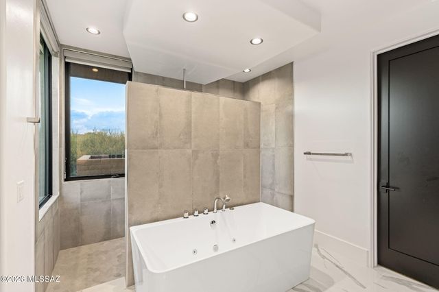 14298 N Quiet Rain Drive, Oro Valley, AZ 85755