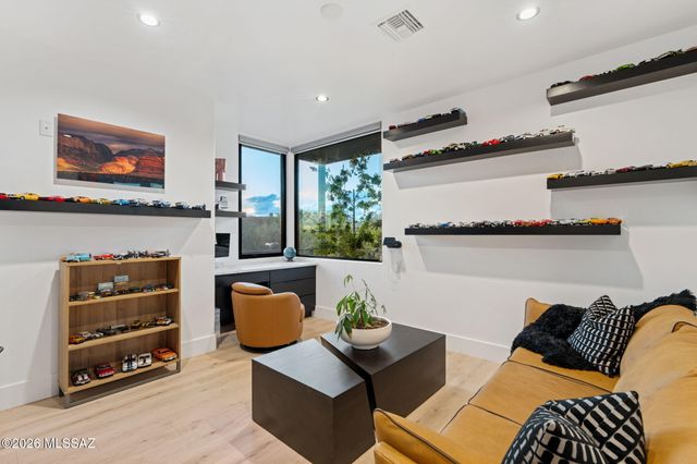 14298 N Quiet Rain Drive, Oro Valley, AZ 85755