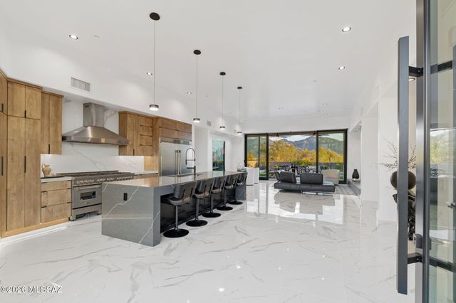 14298 N Quiet Rain Drive, Oro Valley, AZ 85755