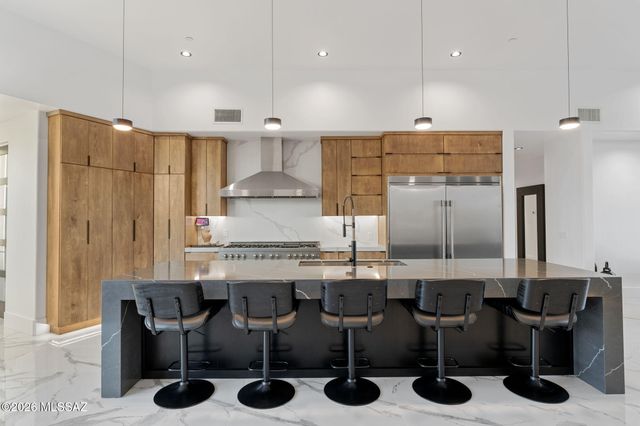 14298 N Quiet Rain Drive, Oro Valley, AZ 85755