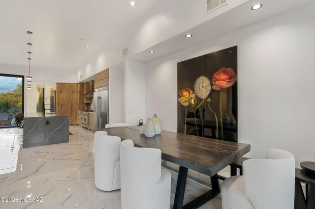 14298 N Quiet Rain Drive, Oro Valley, AZ 85755