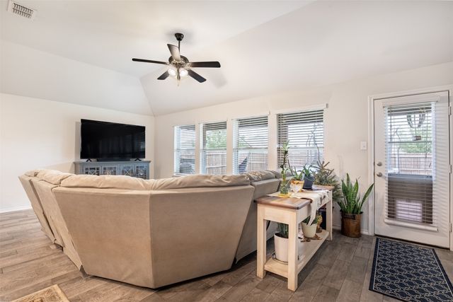 610 Autumn Avenue, Justin, TX 76247