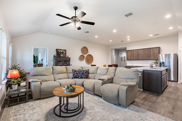 610 Autumn Avenue, Justin, TX 76247