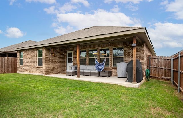 610 Autumn Avenue, Justin, TX 76247