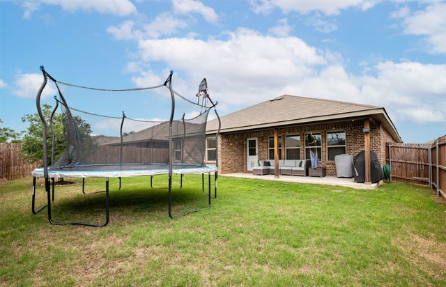 610 Autumn Avenue, Justin, TX 76247