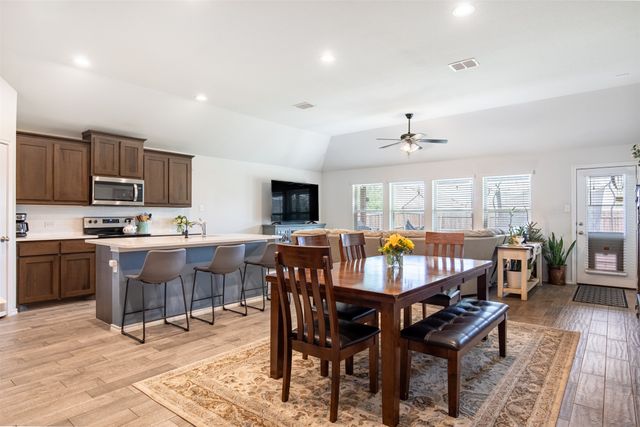 610 Autumn Avenue, Justin, TX 76247