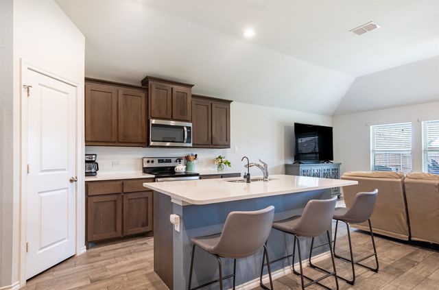 610 Autumn Avenue, Justin, TX 76247