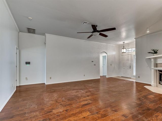 9213 NW 77th Street, Yukon, OK 73099