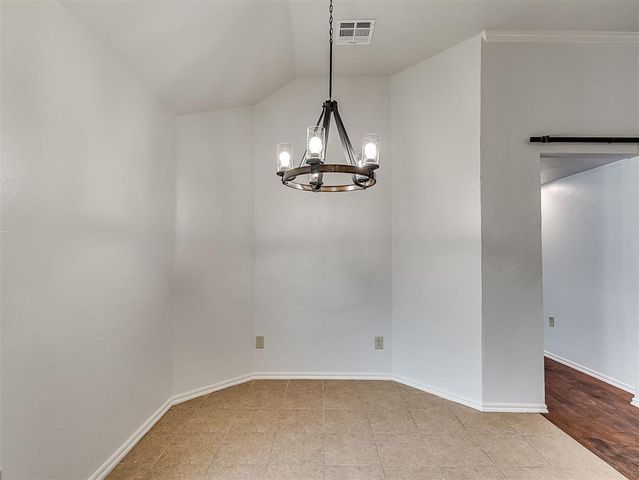 9213 NW 77th Street, Yukon, OK 73099
