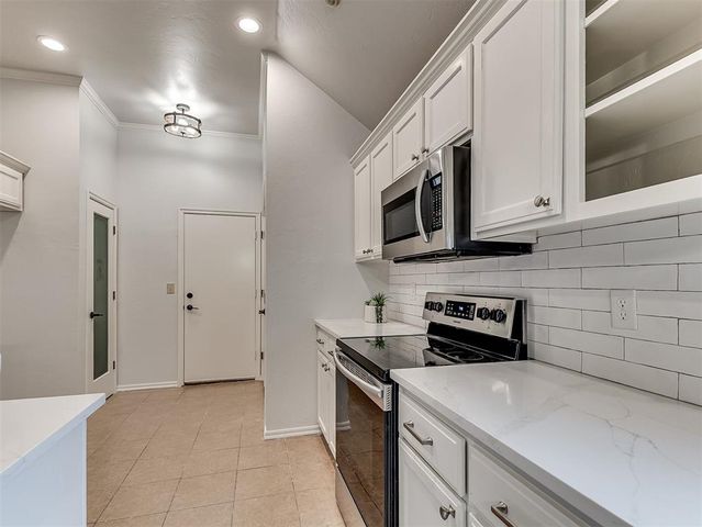 9213 NW 77th Street, Yukon, OK 73099