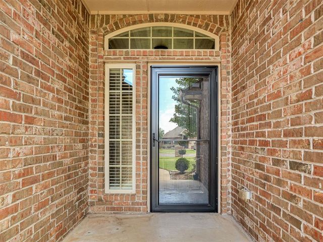 9213 NW 77th Street, Yukon, OK 73099