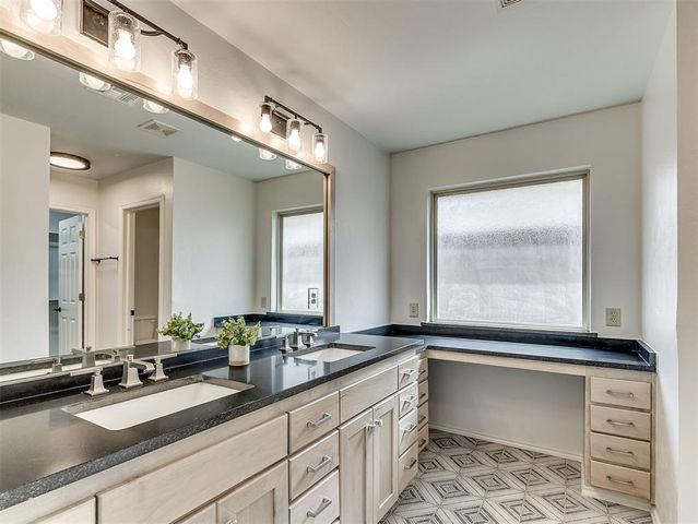 9213 NW 77th Street, Yukon, OK 73099