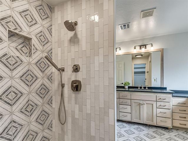 9213 NW 77th Street, Yukon, OK 73099