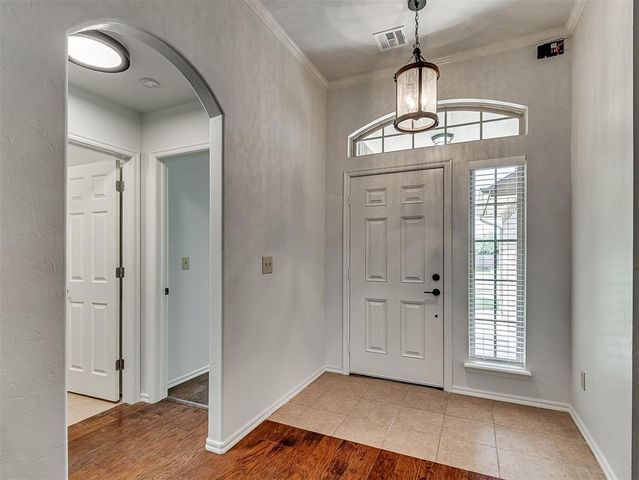 9213 NW 77th Street, Yukon, OK 73099