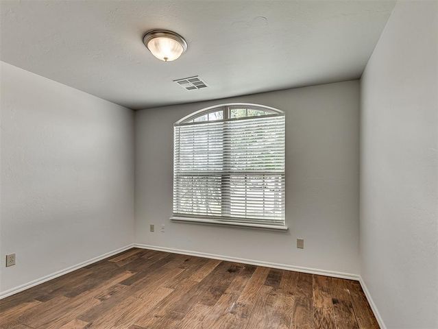 9213 NW 77th Street, Yukon, OK 73099