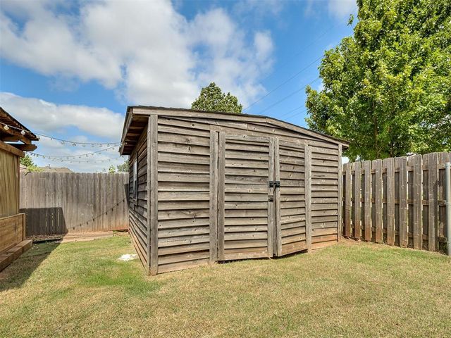 9213 NW 77th Street, Yukon, OK 73099
