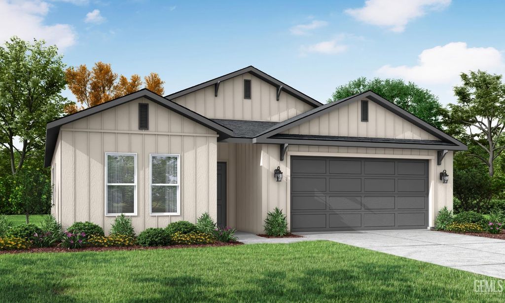 2120 Oceano Court WW249, Delano, CA 93215