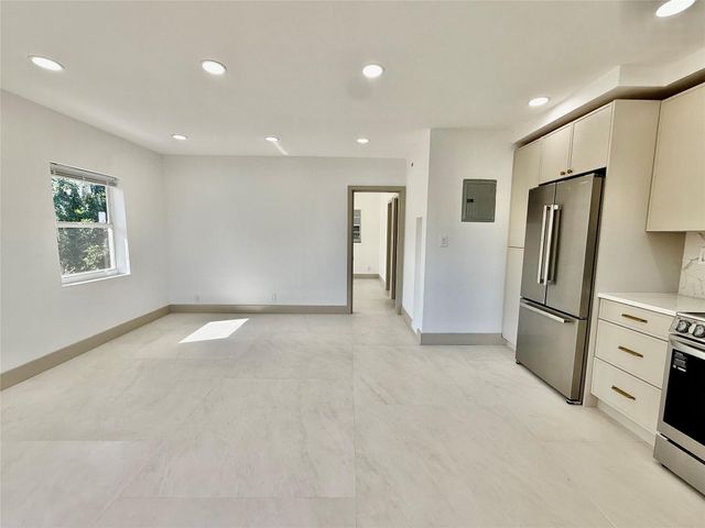 1400 SE 7th Ave 4, Pompano Beach, FL 33060