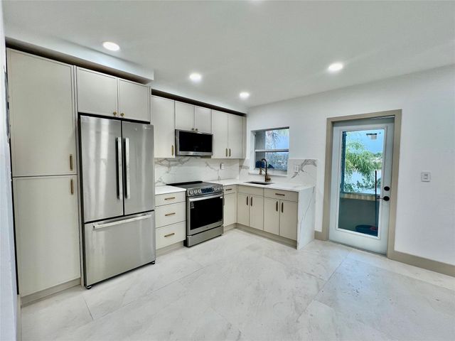 1400 SE 7th Ave 4, Pompano Beach, FL 33060