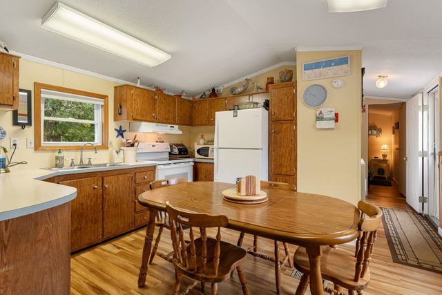 279 Hunter North Road, Alburgh, VT 05440