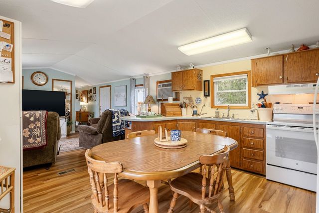 279 Hunter North Road, Alburgh, VT 05440