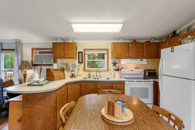 279 Hunter North Road, Alburgh, VT 05440