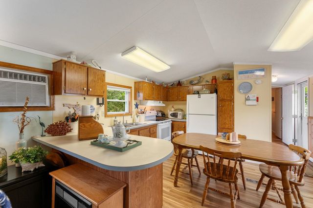 279 Hunter North Road, Alburgh, VT 05440