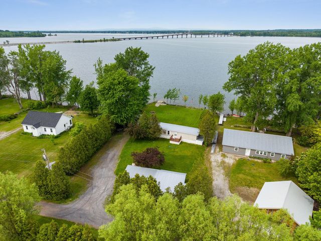 279 Hunter North Road, Alburgh, VT 05440