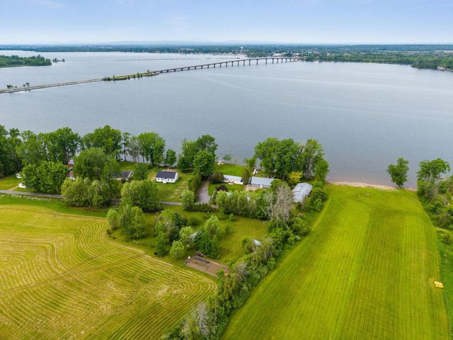 279 Hunter North Road, Alburgh, VT 05440