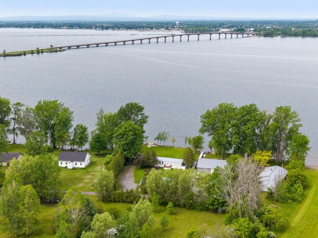 279 Hunter North Road, Alburgh, VT 05440