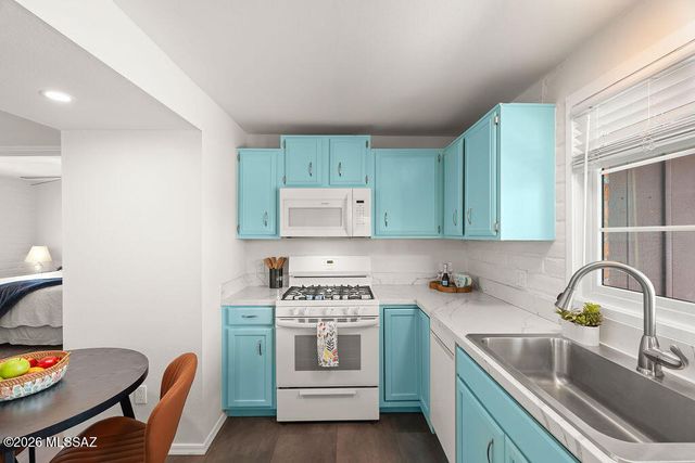 184 S La Canada Dr Unit B, Green Valley, AZ 85614