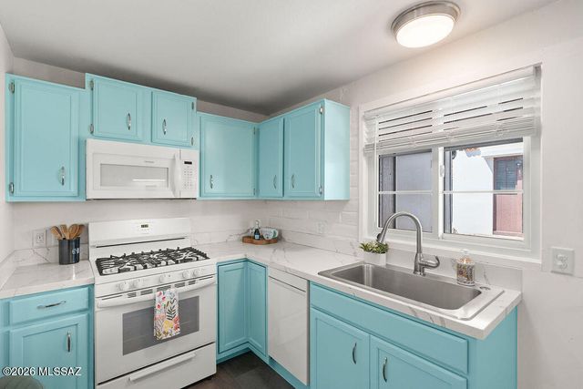 184 S La Canada Dr Unit B, Green Valley, AZ 85614