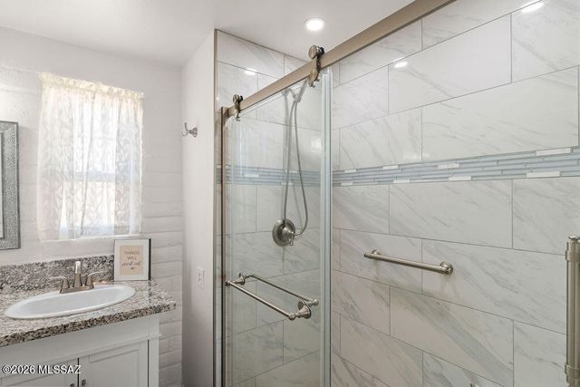 184 S La Canada Dr Unit B, Green Valley, AZ 85614