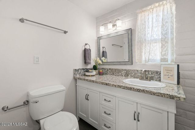 184 S La Canada Dr Unit B, Green Valley, AZ 85614