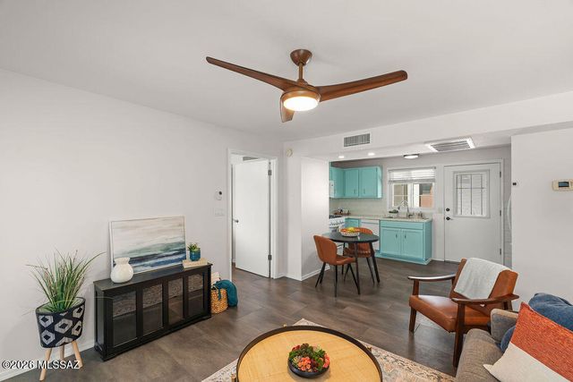 184 S La Canada Dr Unit B, Green Valley, AZ 85614