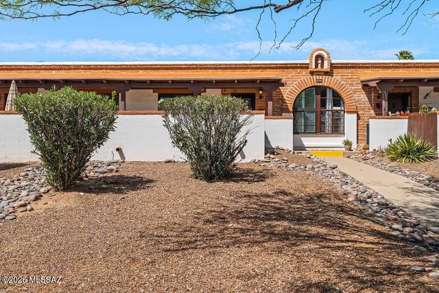 184 S La Canada Dr Unit B, Green Valley, AZ 85614