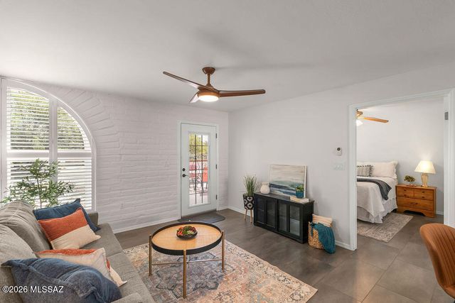 184 S La Canada Dr Unit B, Green Valley, AZ 85614