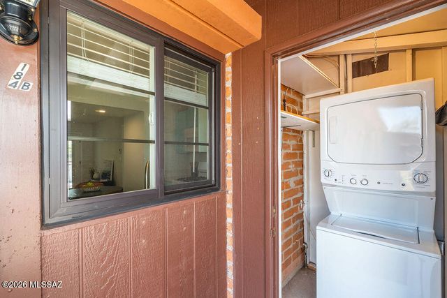 184 S La Canada Dr Unit B, Green Valley, AZ 85614