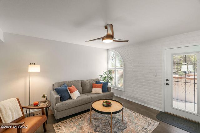 184 S La Canada Dr Unit B, Green Valley, AZ 85614