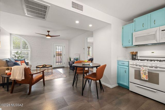 184 S La Canada Dr Unit B, Green Valley, AZ 85614